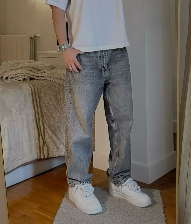 Full baggy grey jean